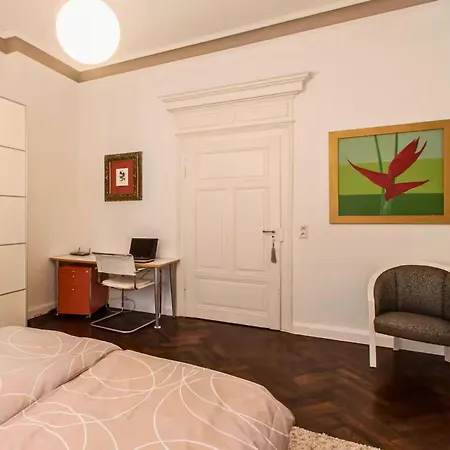 Charmante Altbauwohnung Im Herzen Von