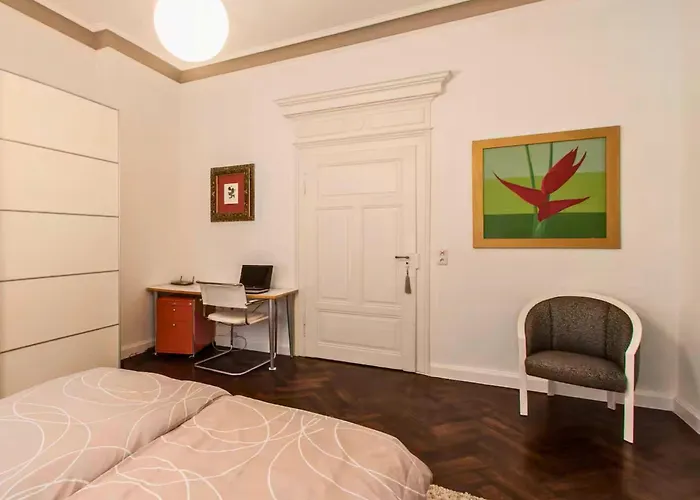 Charmante Altbauwohnung Im Herzen Von
